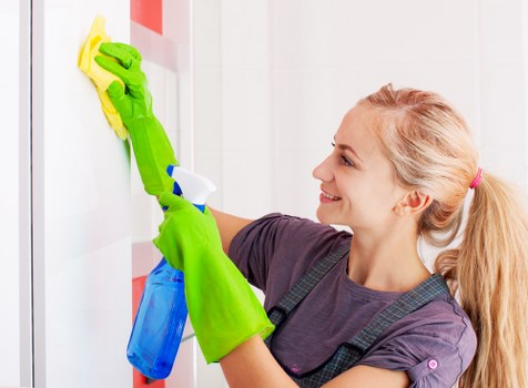 Professional upholstery cleaning in Sanderstead for a fresh living room sofa